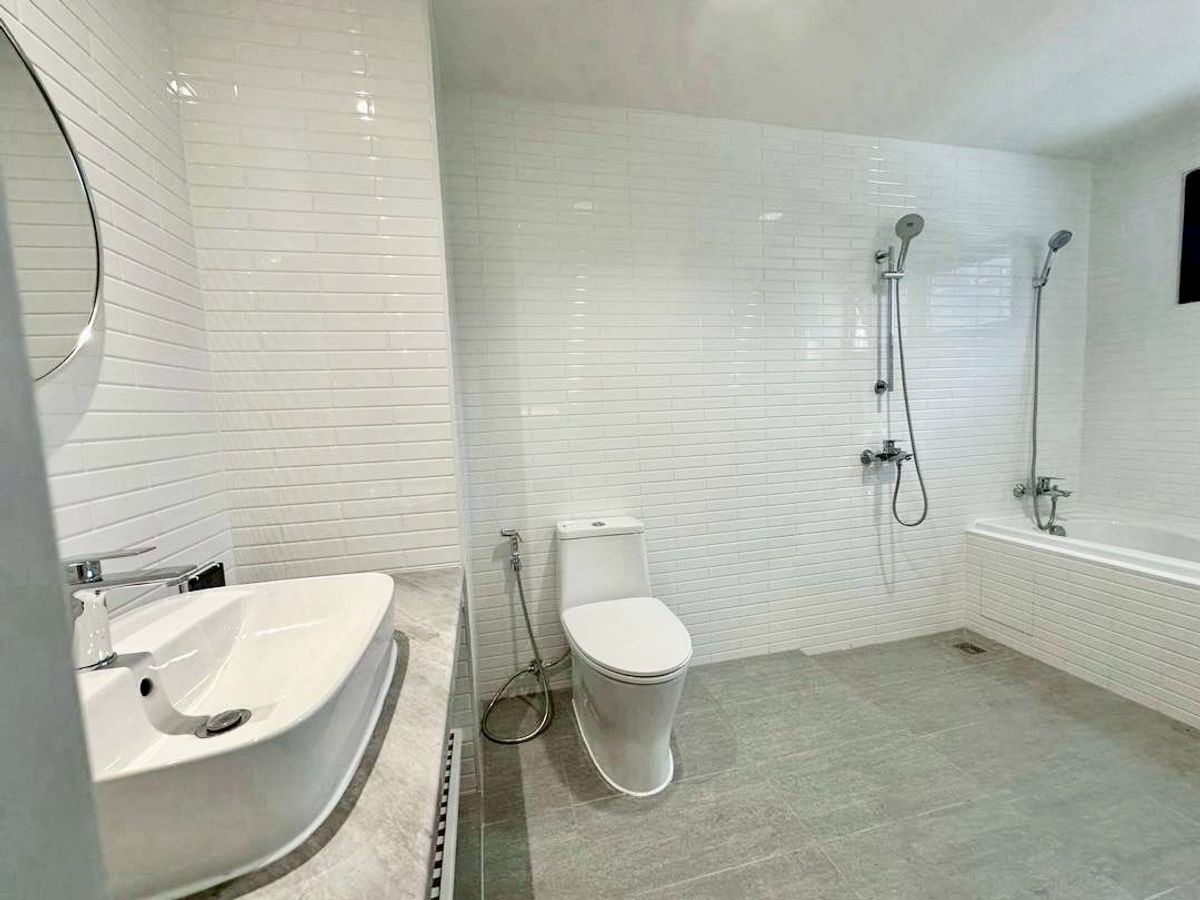 For RentCondoSukhumvit, Asoke, Thonglor : (UL2510073) Tel/Line 096-2479369✨FOR RENT The Waterford Condominium Thonglor,  3 bedrooms, Size 200 Sq.M. New Renovations