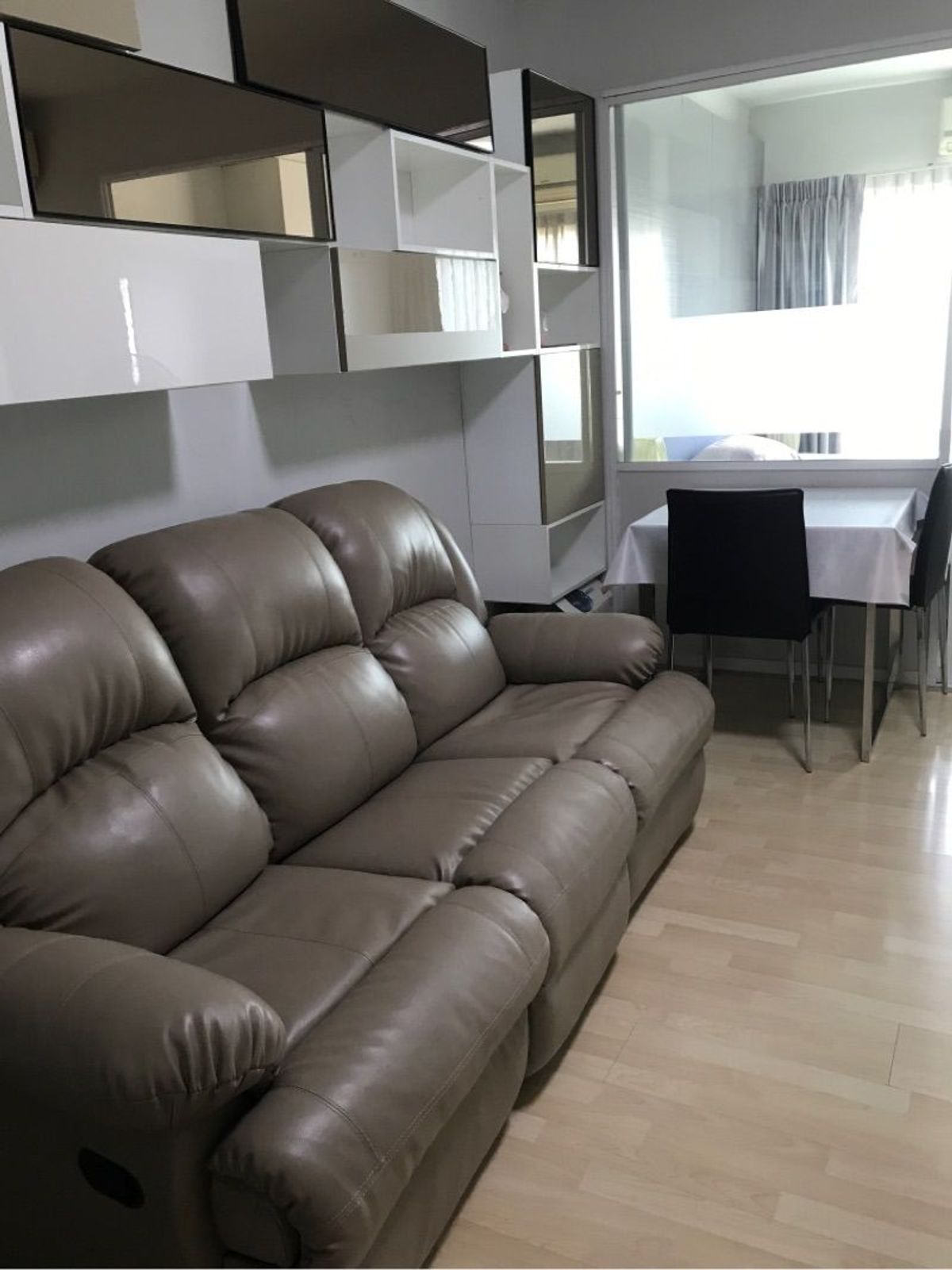 For RentCondoPattanakan, Srinakarin : For rent, The Leaf, expressway view, very good wind, receives morning sun.