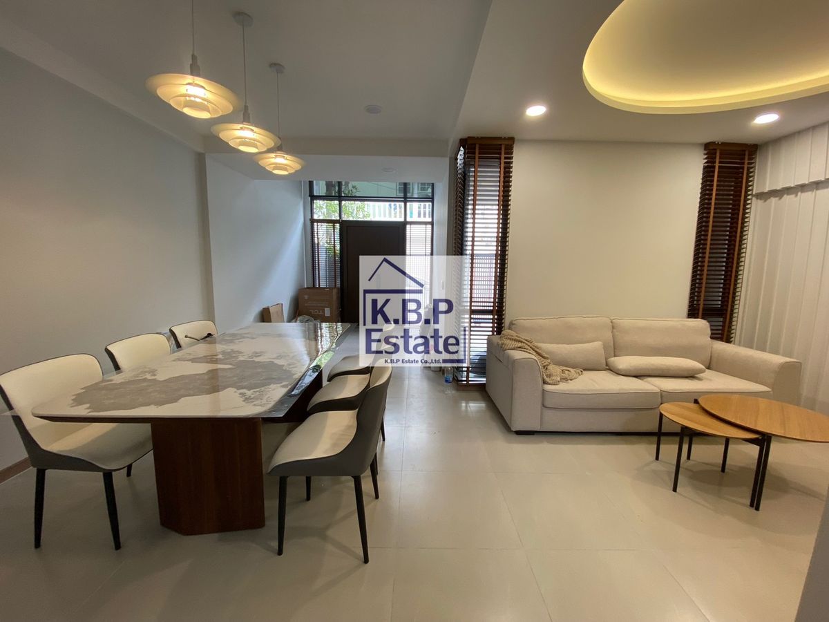 For SaleTownhomeSukhumvit, Asoke, Thonglor : Townhome for sale, Ekkamai 22 (with tenant), beautiful house and Well Decoration, Type3 floors, 3 bedrooms, 3 bathrooms, area 22 square meters