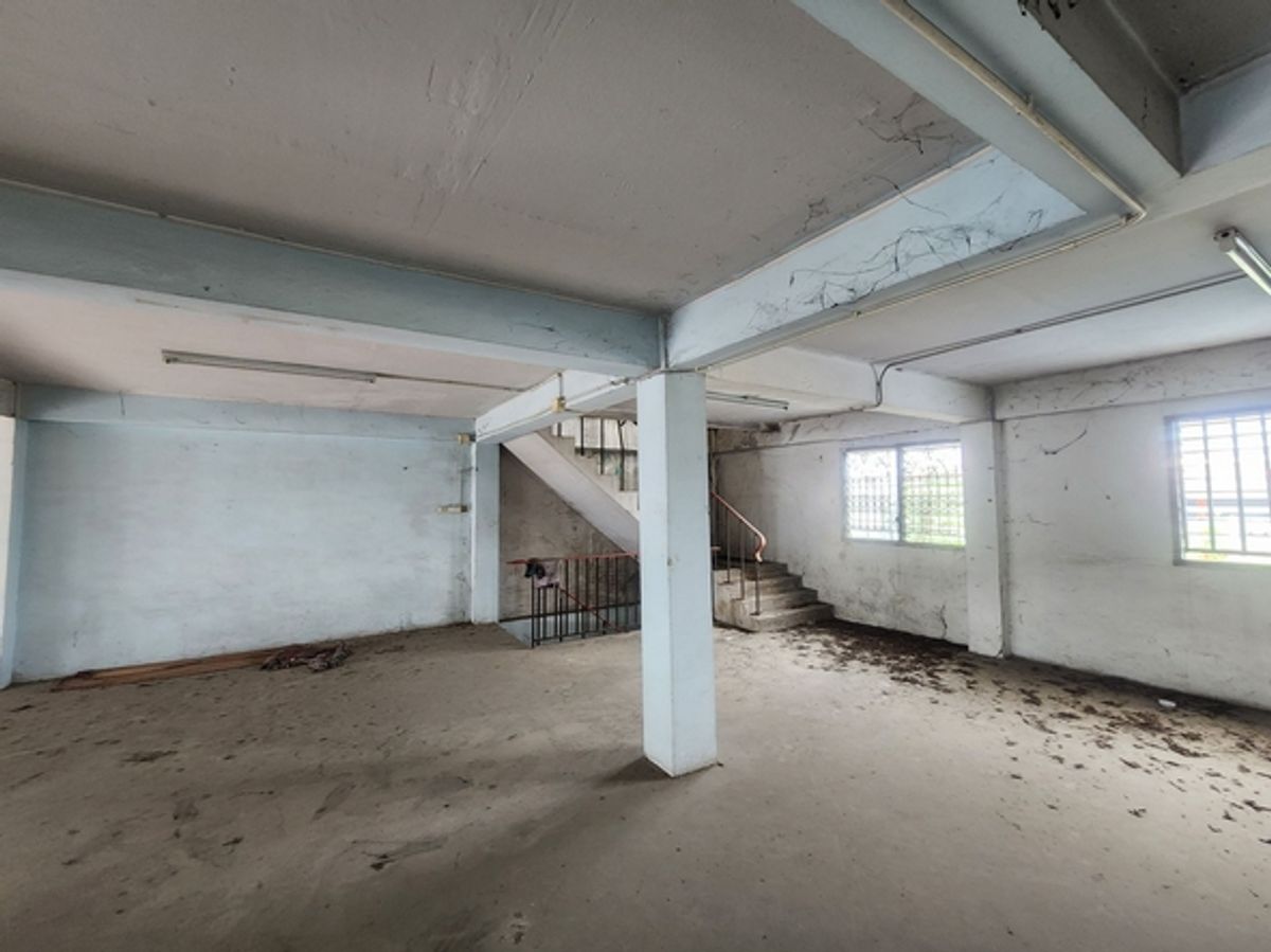 For RentShop HousePhutthamonthon, Salaya : Commercial building for rent, corner unit, 4 floors, size 45 sq m, 2 rooms, next to the main road, Borommaratchachonnani, opposite Lotus Salaya, good location, close to community areas. Suitable for doing business