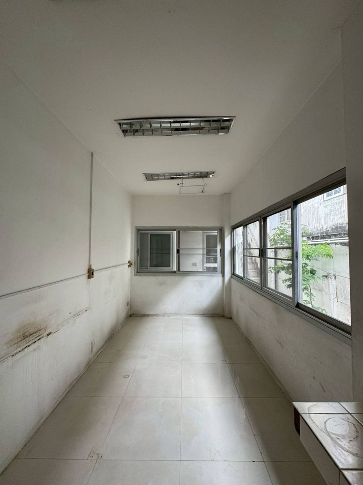 For RentRetail SpaceOnnut, Udomsuk : For sale/rent single house 93 square, Soi Pridi Banomyong, Watthana District, Bangkok.