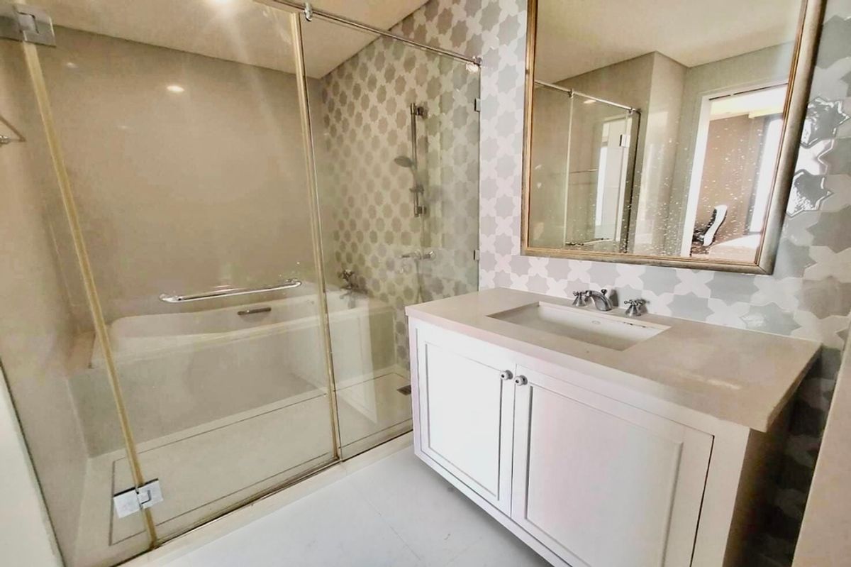 ขายคอนโดสุขุมวิท อโศก ทองหล่อ : 🔥 สำหรับขาย !! เลี้ยงสัตว์ได้, ห้องขนาดใหญ่, วิวสวย, ชั้นสูง 19++, มีอ่างอาบน้ำ!! 🔥 Code C20231200017..........Aguston Sukhumvit 22, 1 ห้องนอน, 1 ห้องน้ำ, แต่งครบ, ราคาพิเศษ!!📣📣