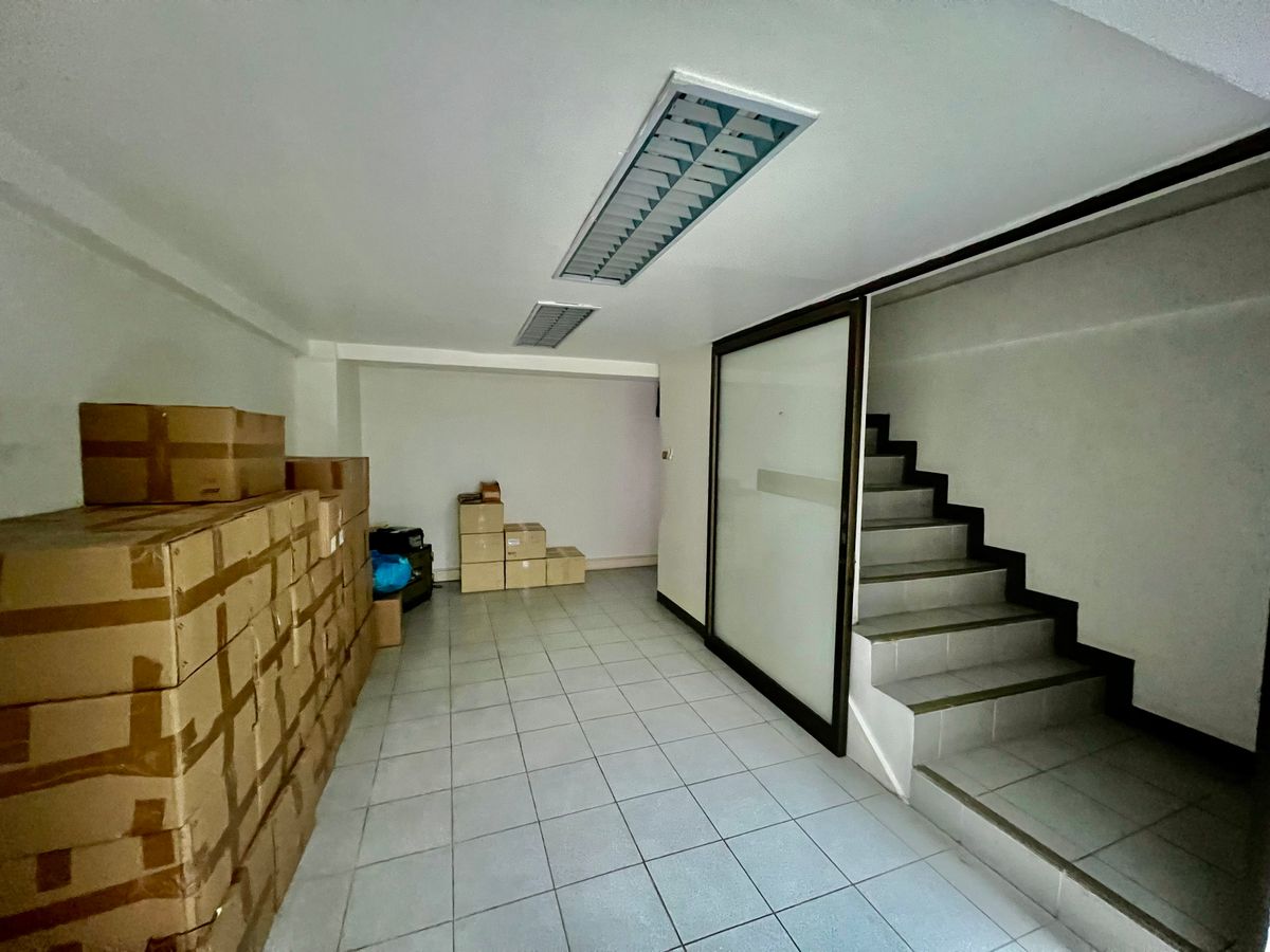 For SaleHome OfficeKaset Nawamin,Ladplakao : For Sale: 5-Storey Corner Commercial Building in Sena District | Fully Renovated, Prime Location, Ready for Business or Investment | High Rental Yield 6%++