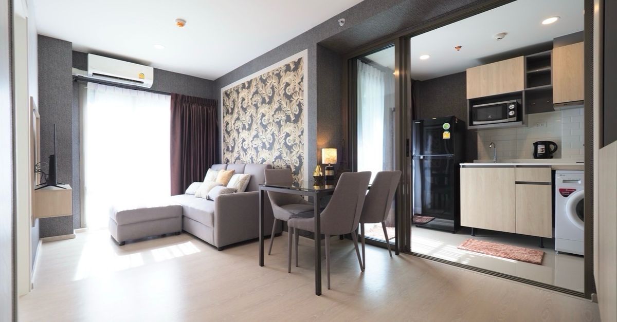 CondoKasetsart, Ratchayothin : For rent/sale large room Swimming pool view