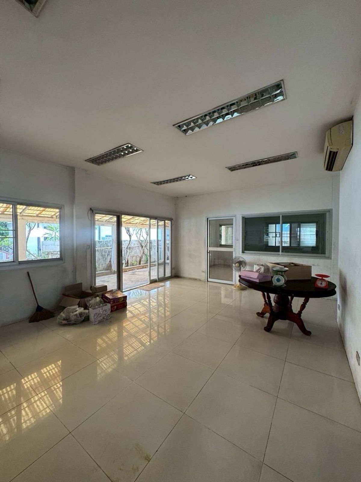 For RentRetail SpaceOnnut, Udomsuk : For sale/rent single house 93 square, Soi Pridi Banomyong, Watthana District, Bangkok.