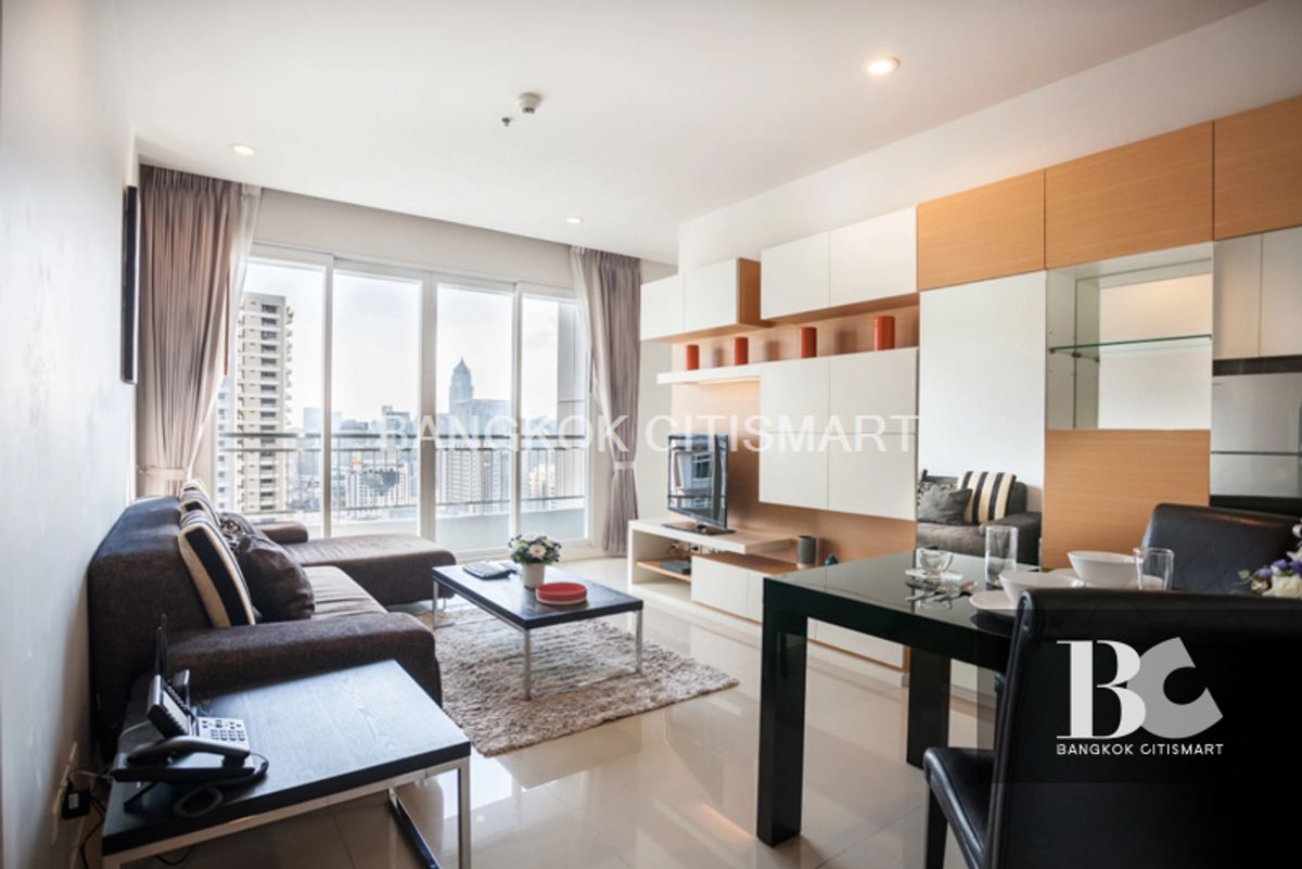 For SaleCondoRama9, Petchburi, RCA : For sale/rent Circle Condominium, condo in the heart of the city, near MRT Phetchaburi & BTS Nana.