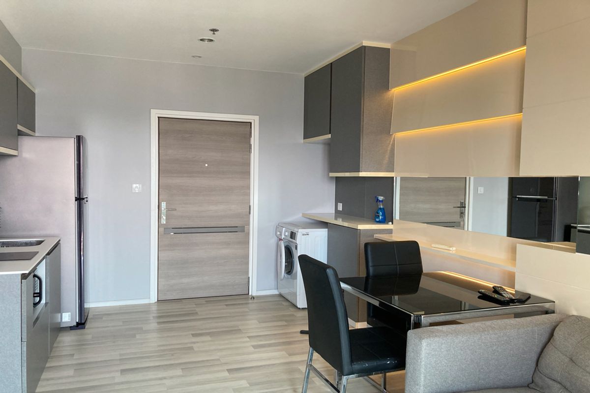 ขายคอนโดสาทร นราธิวาส : 🔥 ขายพร้อมผู้เช่า !! ชั้นสูง 17++, ห้องอยู่ทิศใต้ ทำเลดี!! 🔥 Code C20221201849..........The Key Sathorn - Charoenraj, 1 ห้องนอน, 1 ห้องน้ำ, แต่งครบ, ราคาพิเศษ!!📣📣