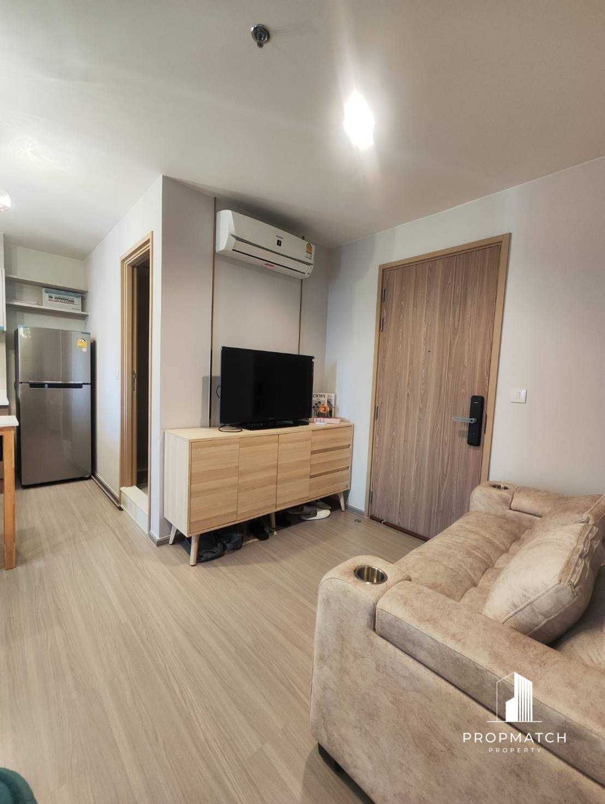 For RentCondoThaphra, Talat Phlu, Wutthakat : ✨Flash Deal ✨LIFE Sathorn Sierra( 1Bed 1Bath 33SQM.) Fully furnished, ready to move in!! Only 20,000 baht per month Tel.0981315848 @propmatch