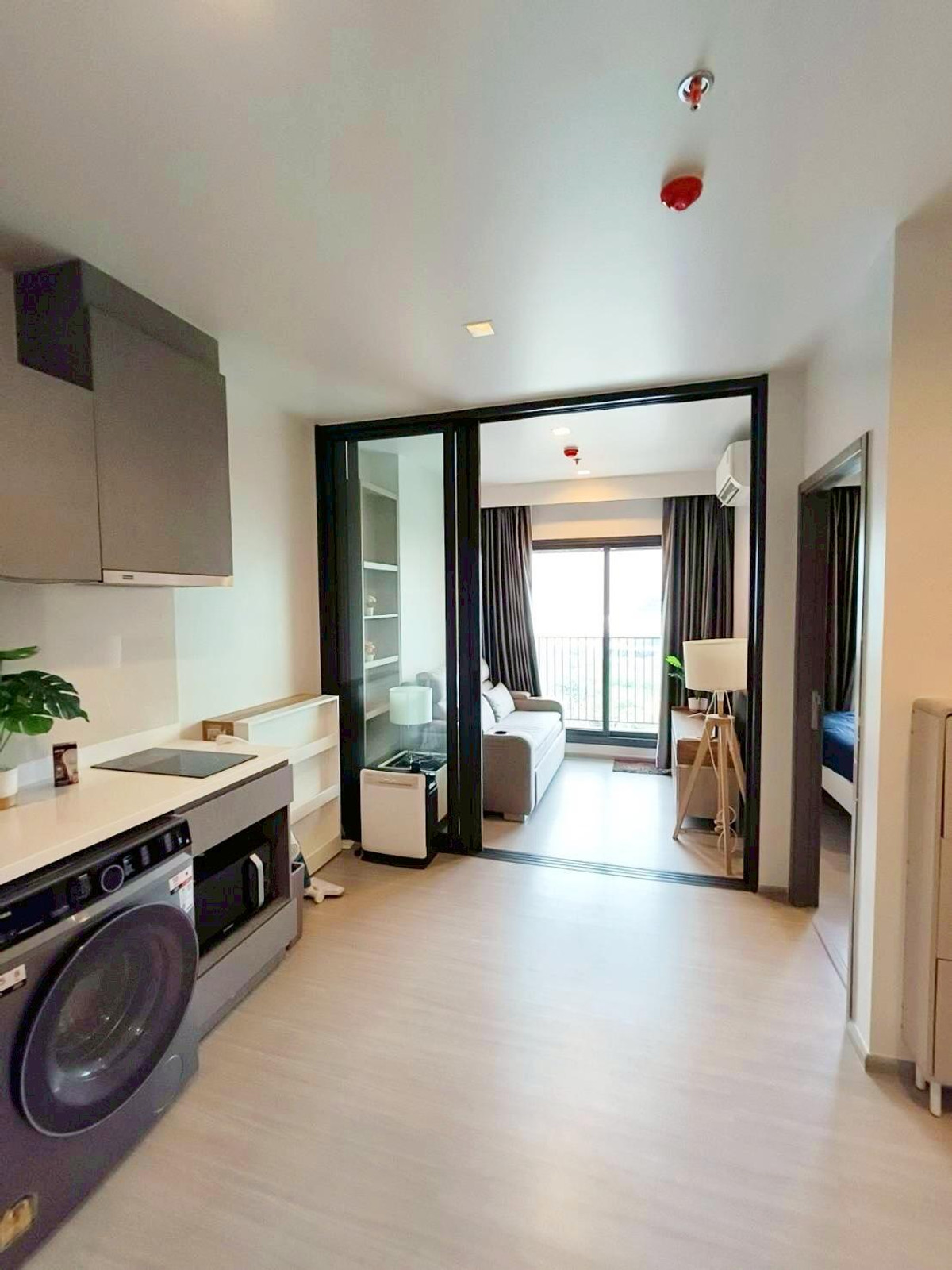 ให้เช่าคอนโดพระราม 9 เพชรบุรีตัดใหม่ RCA : ให้เช่า Life Asoke Hype 1 ห้องนอน 35 ตร.ม. ชั้น 11 เฟอร์ครบ