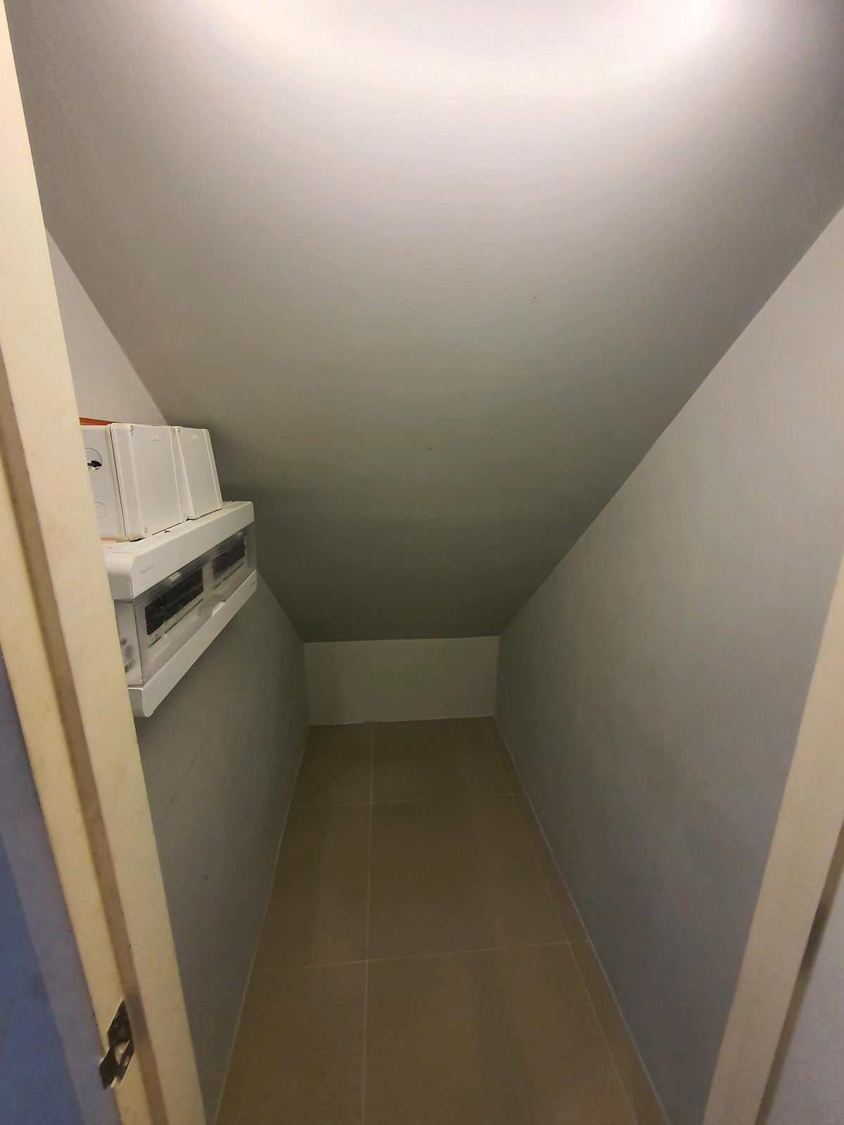 For RentTownhomePhutthamonthon, Salaya : Townhome for rent, good location, travel only 10 minutes to Mahidol University, Salaya, 3 air conditioners.