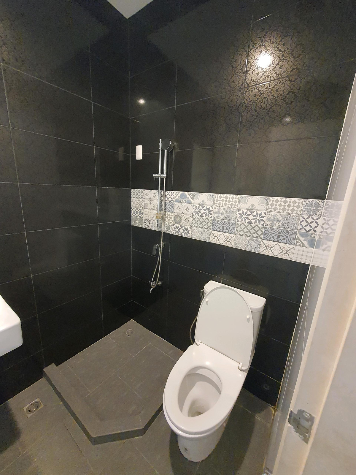 For RentTownhomePhutthamonthon, Salaya : Townhome for rent, good location, travel only 10 minutes to Mahidol University, Salaya, 3 air conditioners.