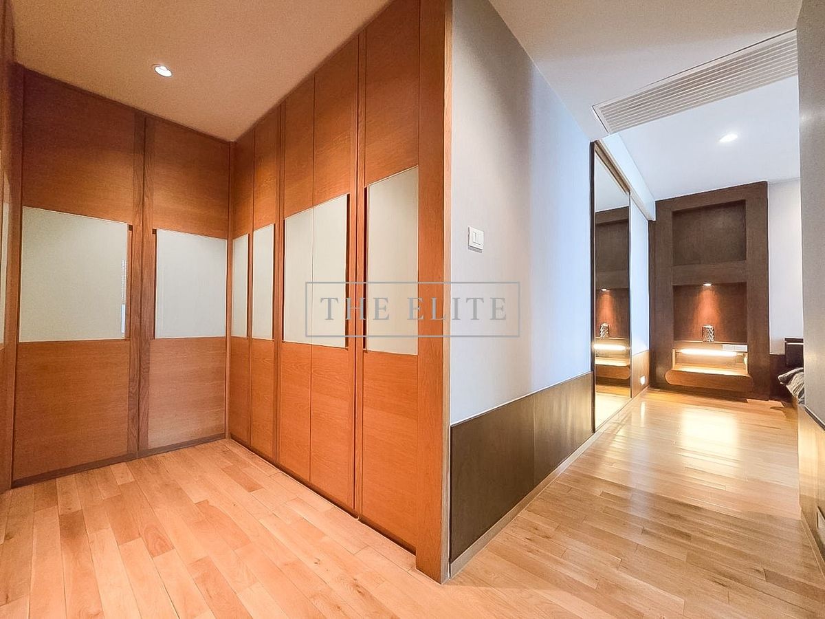 For SaleCondoSathorn, Narathiwat : ✨ Big room, fully decorated, all in one place, The Empire Place Sathorn, very good location. City view in the heart of the CBD, ready to occupy 💯