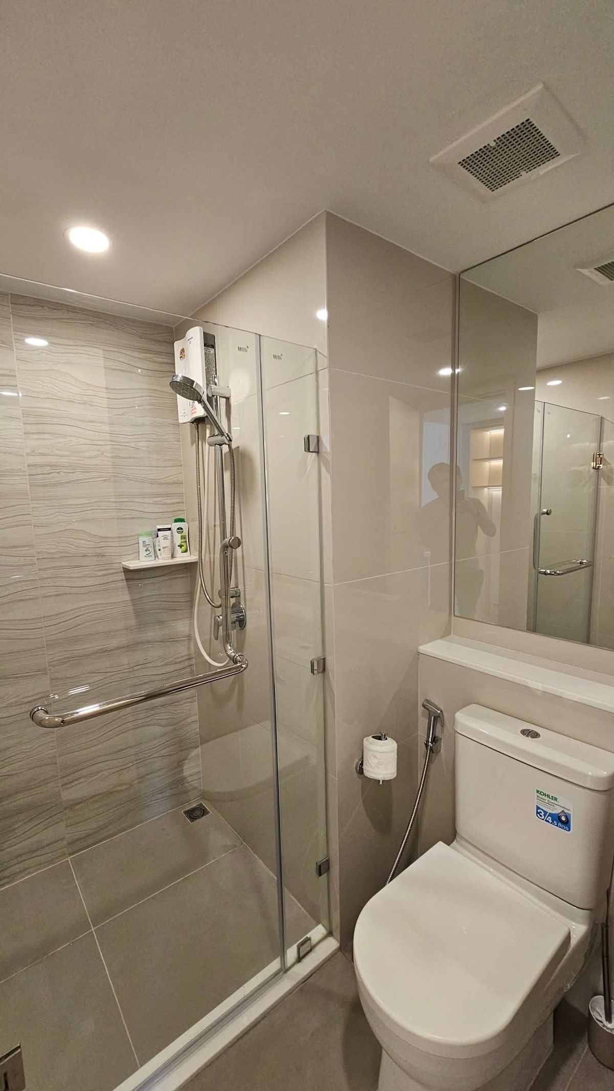 ให้เช่าคอนโดคลองเตย กล้วยน้ำไท : ให้เช่า 📍 Life Rama 4 - Asoke 📍 ใกล้ MRT ศูนย์สิริกิติ์ เฟอร์นิเจอร์ และ เครื่องใช้ไฟฟ้าครบ 