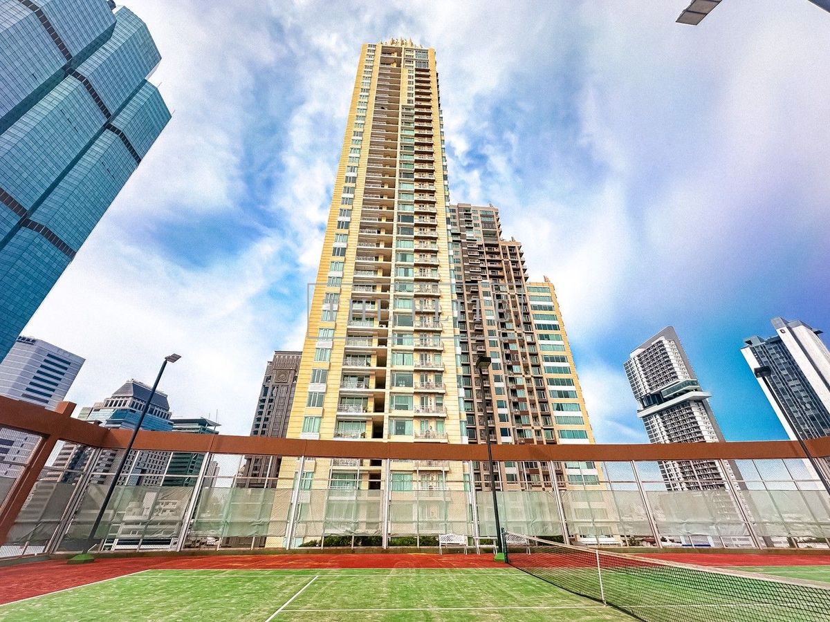 CondoSathorn, Narathiwat : ✨ Luxury Living in the Heart of Sathorn The Empire Place, beautiful room, good condition. Ready to move in immediately 💖