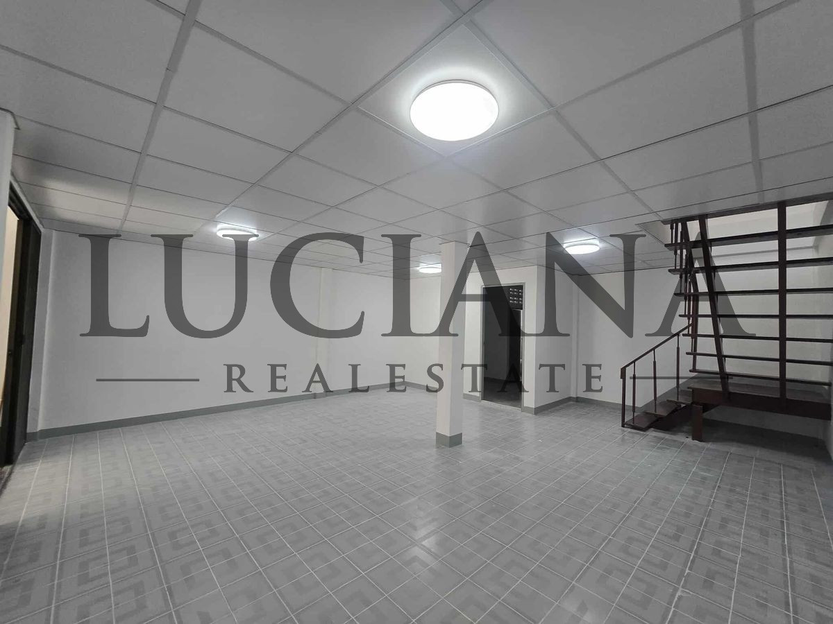 For RentTownhomeRatchadapisek, Huaikwang, Suttisan : 🏡 Townhouse for rent, 2 floors, 3 bedrooms, 2 bathrooms – Soi Pracharat Bamphen, near MRT Huai Khwang.