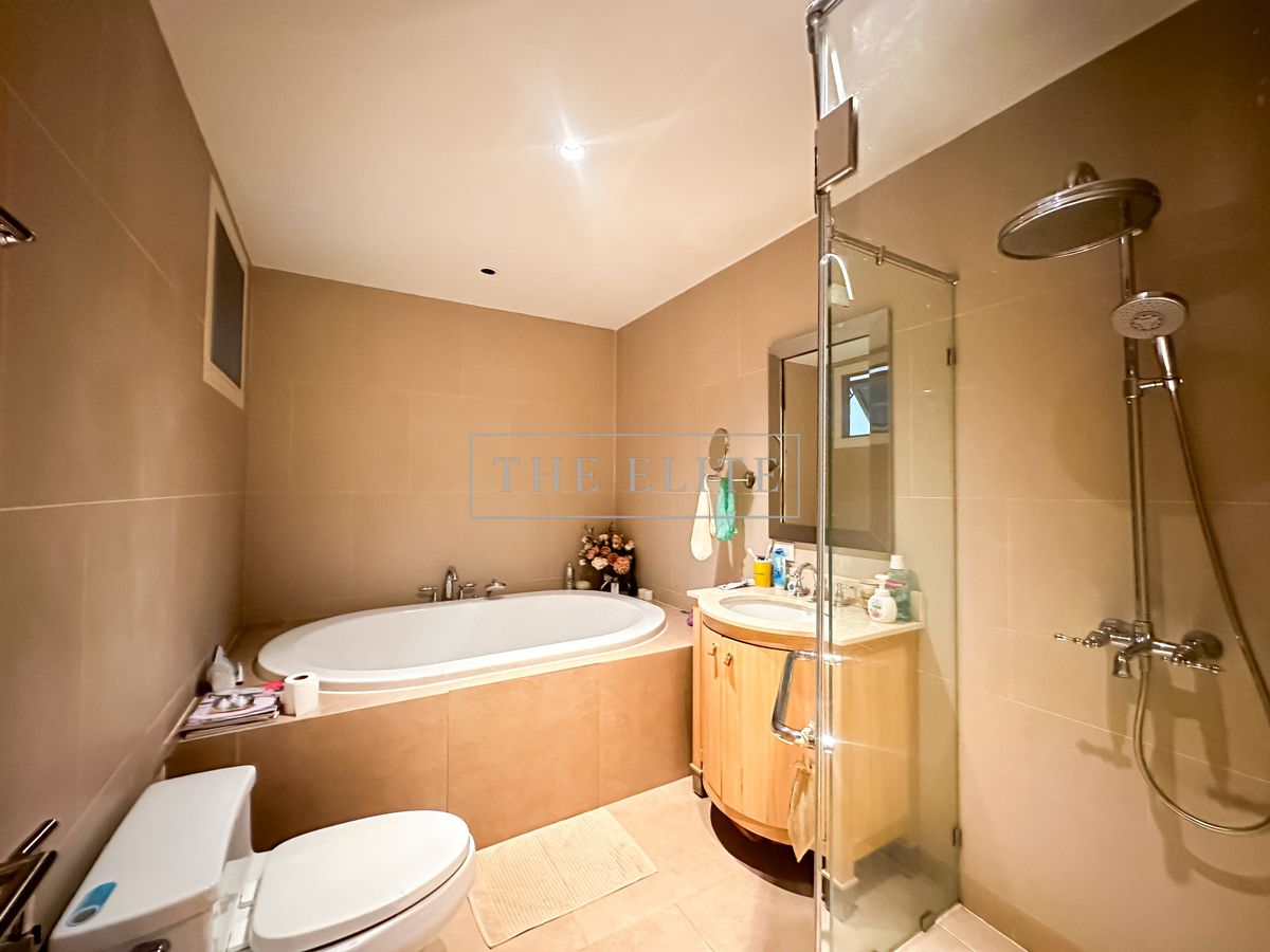 CondoSathorn, Narathiwat : ✨ Luxury Living in the Heart of Sathorn The Empire Place, beautiful room, good condition. Ready to move in immediately 💖