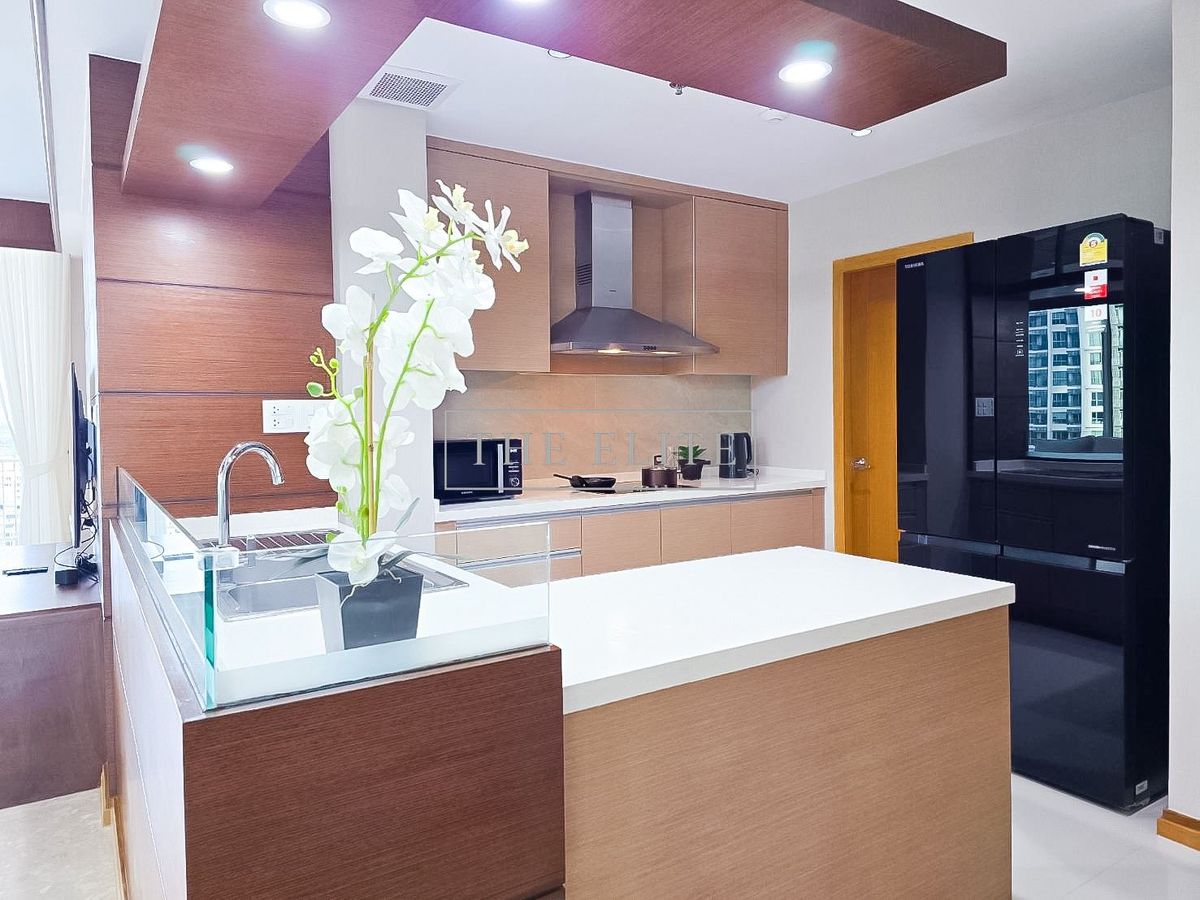 For SaleCondoSathorn, Narathiwat : ✨ Big room, fully decorated, all in one place, The Empire Place Sathorn, very good location. City view in the heart of the CBD, ready to occupy 💯