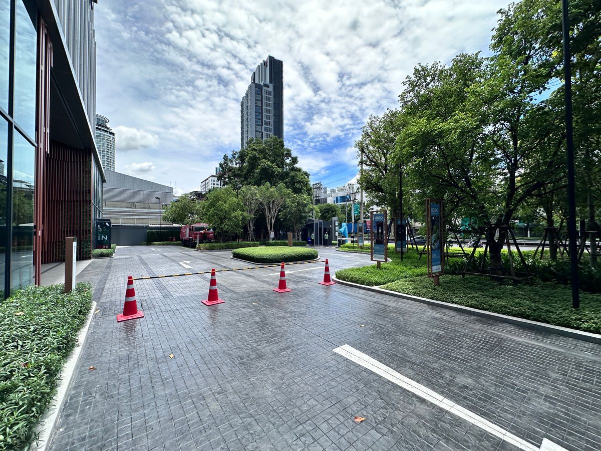 ขายร้านค้า/ตลาดนัดอ่อนนุช อุดมสุข : ขาย Shop Commercial Unit หน้าคอนโด IDEO Sukhumvit Rama 4 | 184.26 ตร.ม | 082-4499822 แพรวา