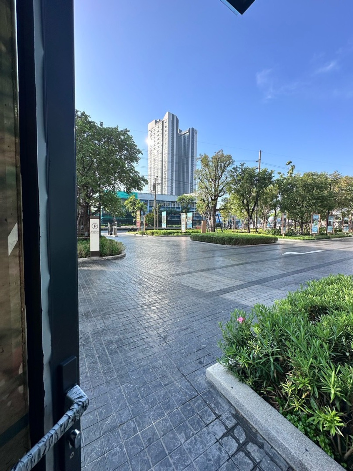 ขายร้านค้า/ตลาดนัดอ่อนนุช อุดมสุข : ขาย Shop Commercial Unit หน้าคอนโด IDEO Sukhumvit Rama 4 | 252.28 ตร.ม | 2 ชั้น | 082-4499822 แพรวา