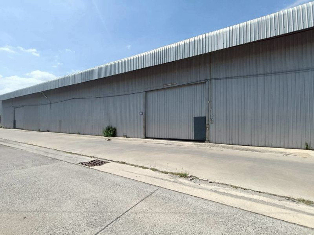 For RentWarehouseLadkrabang, Suwannaphum Airport : Warehouse for rent in Phatthana Chonbot3, 900 sq m (TW4-351025)