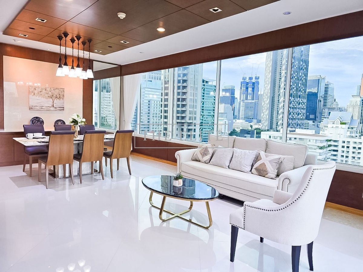 For SaleCondoSathorn, Narathiwat : ✨ Big room, fully decorated, all in one place, The Empire Place Sathorn, very good location. City view in the heart of the CBD, ready to occupy 💯
