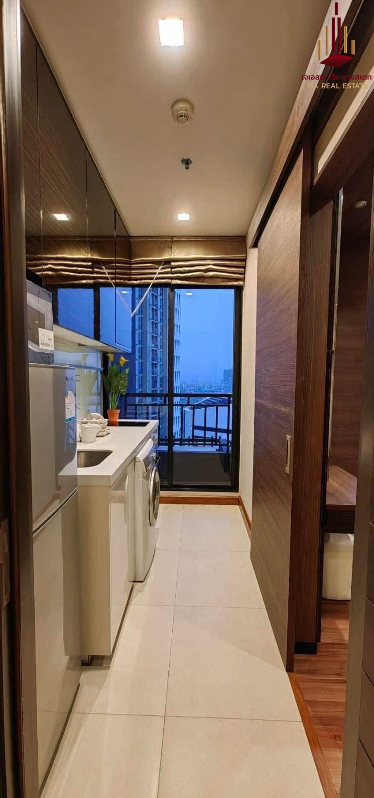 For RentCondoRatchadapisek, Huaikwang, Suttisan : ✨ For Rent: IVY Ampio Condo ✨ 💰 Only 20,000 THB/month