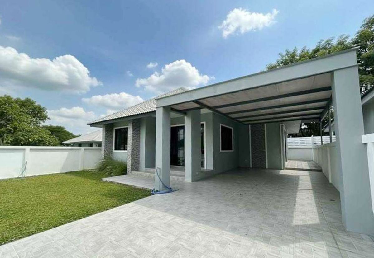 For RentHouseChiang Mai : House for rent 35,000 baht per month, near Big C Mae Hia, only 5 minutes, No.9H487