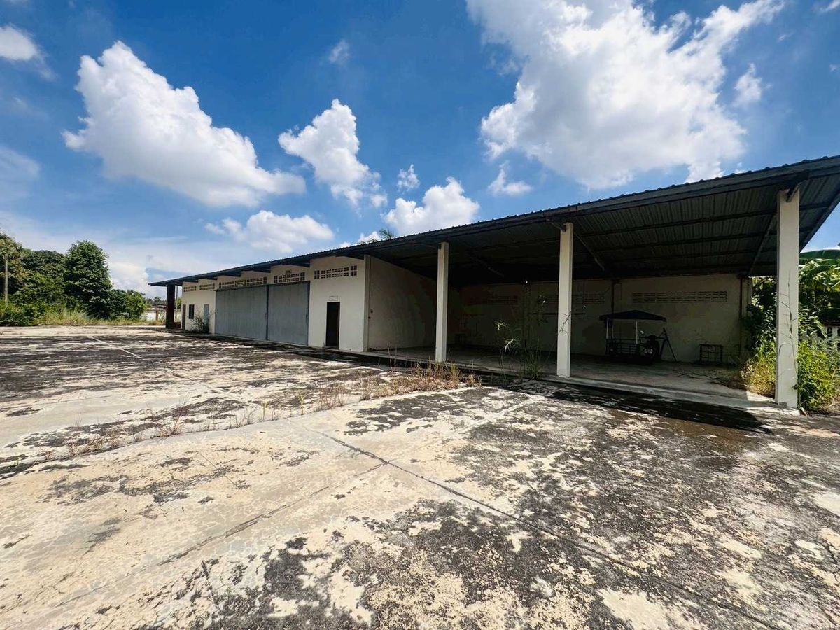 โกดังพัทยา บางแสน ชลบุรี สัตหีบ : ขายและให้เช่า โกดังเก็บสินค้าขนาด 800 ตร.ม ใกล้ นิคมอมตะนคร