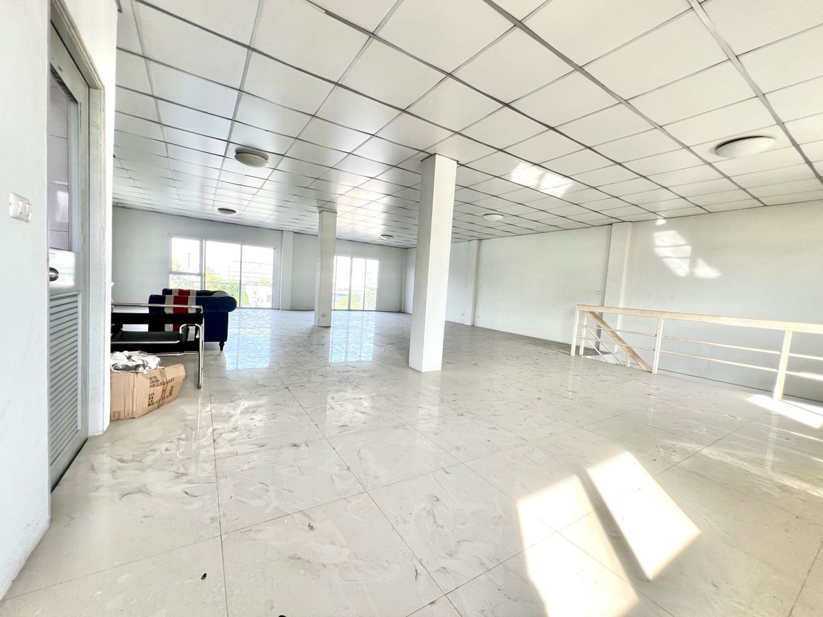 ขายอาคารพาณิชย์บางนา แบริ่ง ลาซาล : ขายถูกอาคารพาณิชย์ 2 คูหา 4 ชั้น 70 ตารางวา ใกล้ BTS แบริ่ง ทำเลดี เดินทางสะดวกหลายเส้นทาง