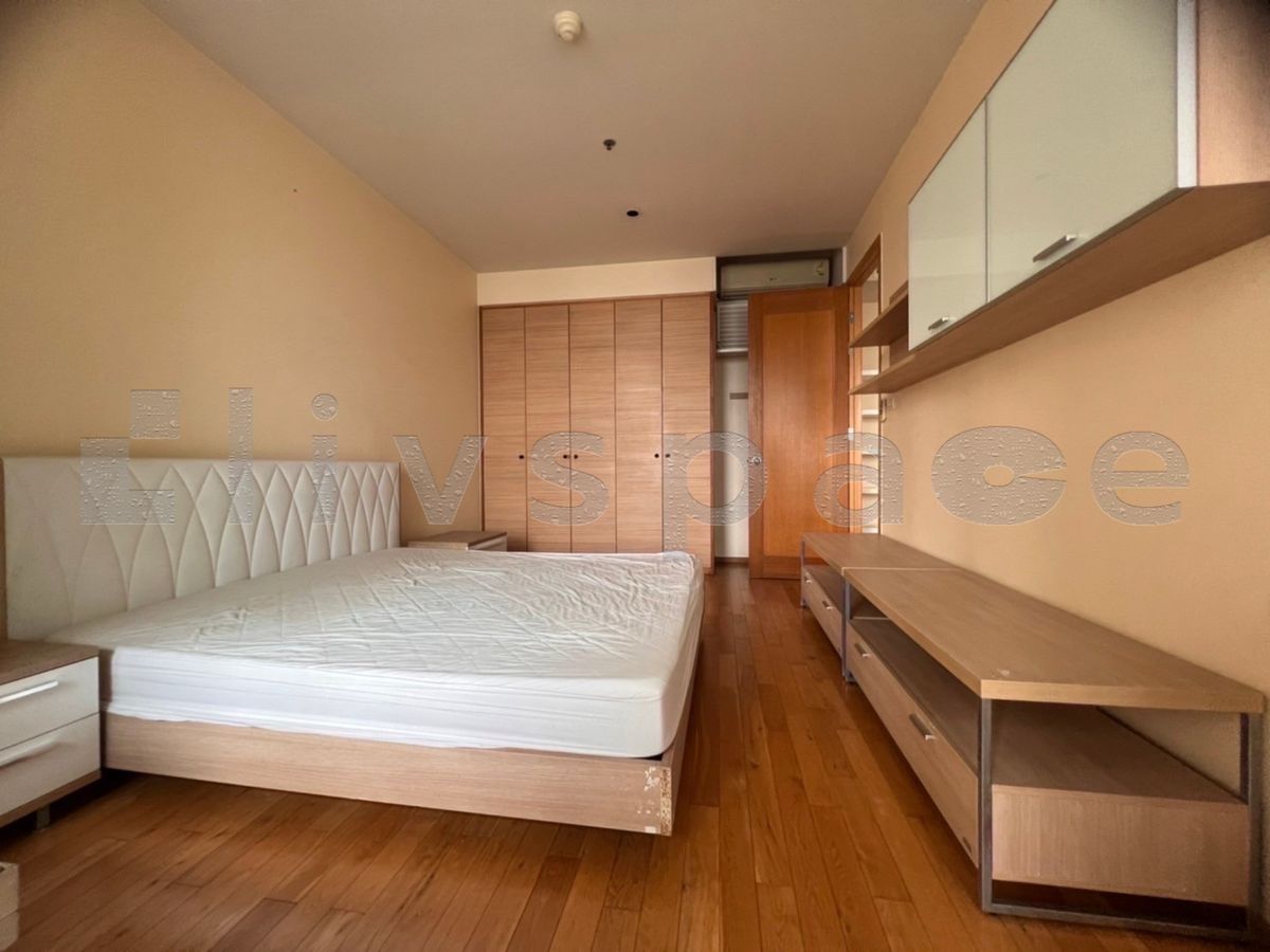 For SaleCondoSathorn, Narathiwat : ▚ LC157ツ For Sale: The Empire Place – 1 Bedroom with Swimming Pool View at Special Price ⭐