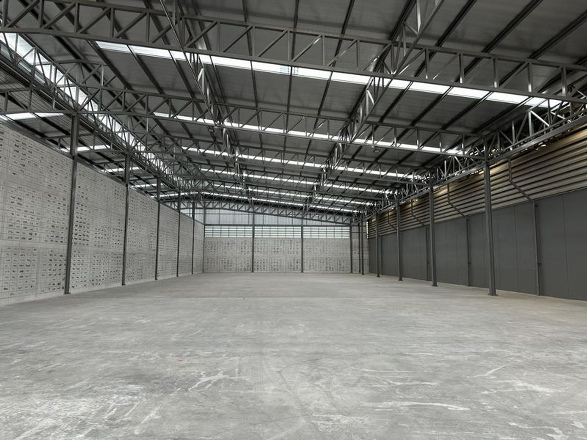 For RentWarehouseSamut Prakan,Samrong : Warehouse for rent The best location in Samut Prakan, Pu Chao Saming, 714 sq m. (Property Code TW4-301025)