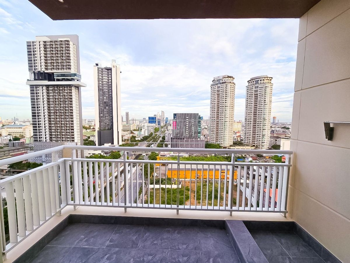 For SaleCondoSathorn, Narathiwat : ✨ Big room, fully decorated, all in one place, The Empire Place Sathorn, very good location. City view in the heart of the CBD, ready to occupy 💯