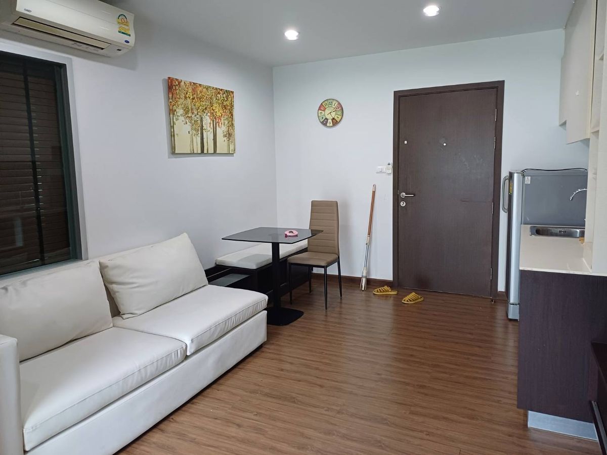 For RentCondoChaengwatana, Muangthong : Condo for rent, Hallmark Chaengwattana price, 34 sq m., near the Pink Line MRT. Central Chaengwattana PIM
