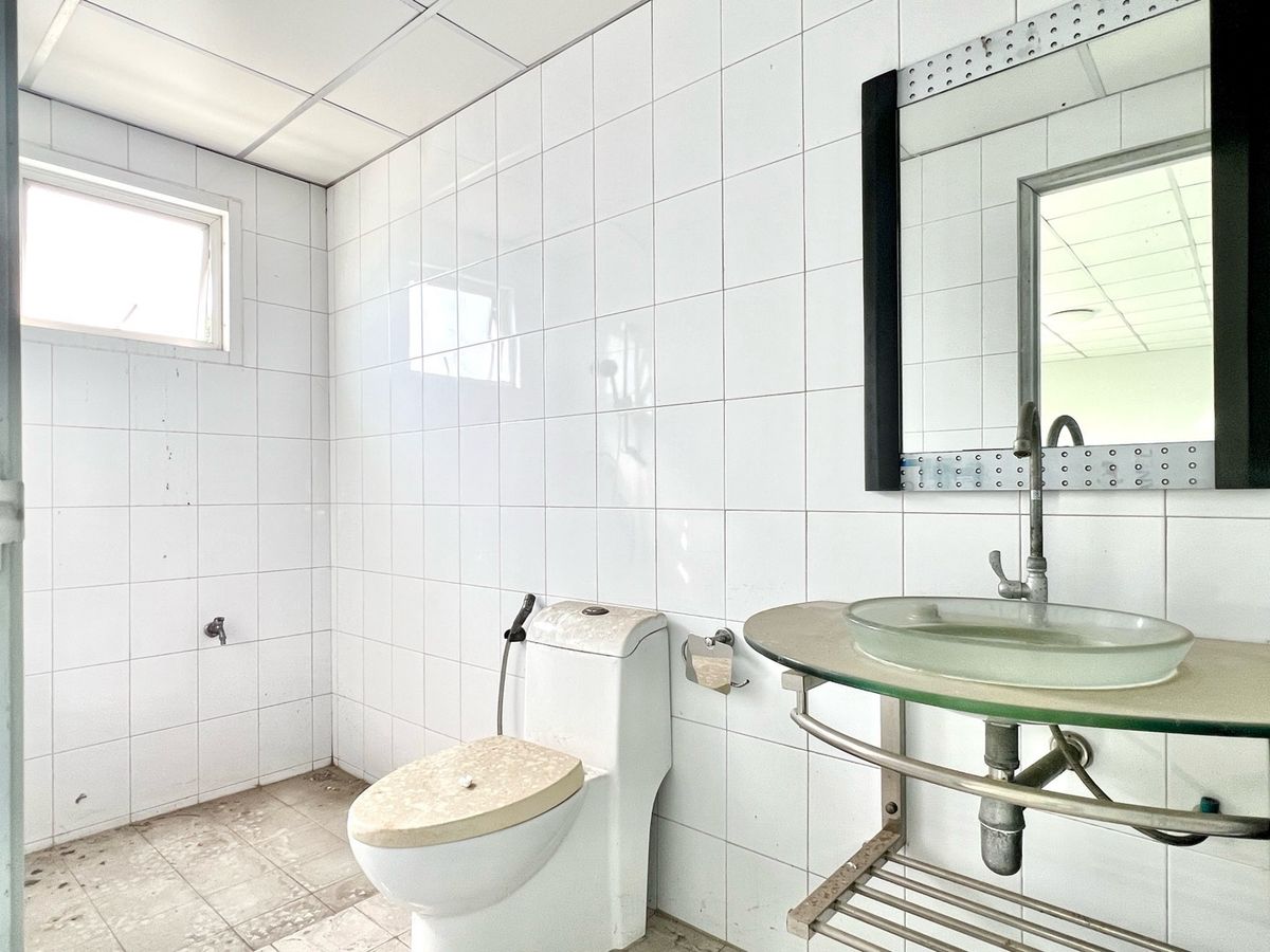 ขายอาคารพาณิชย์บางนา แบริ่ง ลาซาล : ขายถูกอาคารพาณิชย์ 2 คูหา 4 ชั้น 70 ตารางวา ใกล้ BTS แบริ่ง ทำเลดี เดินทางสะดวกหลายเส้นทาง