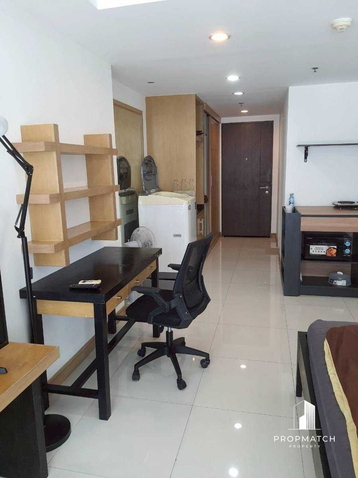 ให้เช่าคอนโดนานา : ✨Flash Deal ✨The Trendy Sukhumvit 13( Studio Bed 1Bath 35SQM.) แต่งครบพร้อมอยู่ !! เพียง 16,500บาทต่อเดือน Tel.0981315848 @propmatch