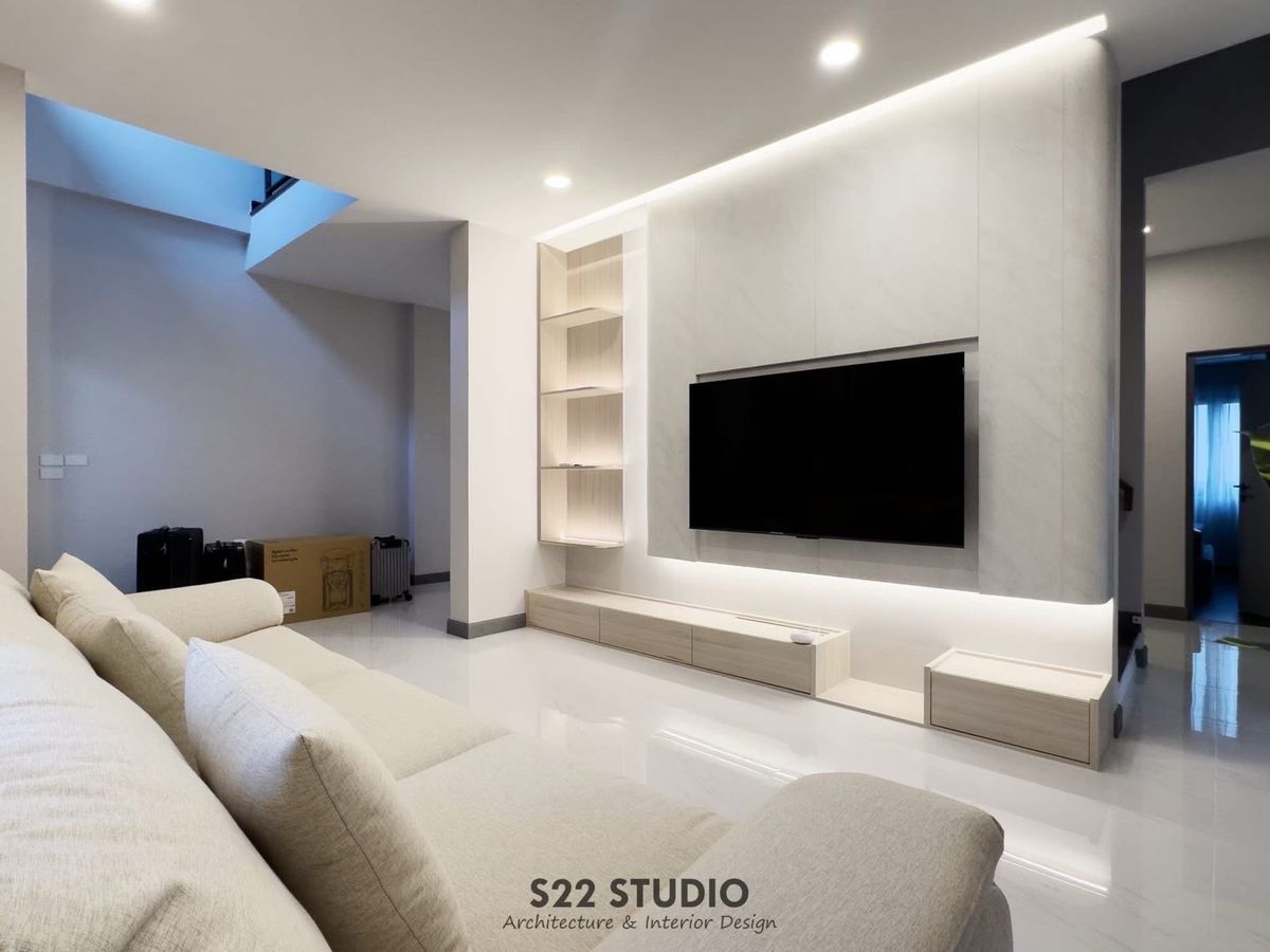 For RentHouseBangna, Bearing, Lasalle : 🌟For Rent: Detached House in The City Bangna. 2 storeys with 4 bedrooms| 5 bathrooms.
Fully furnished and  beautifully decorated.💥Rental Fee: 210,000 THB/month. 