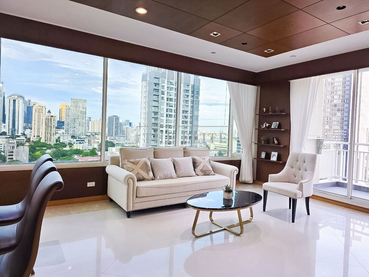 For SaleCondoSathorn, Narathiwat : ✨ Big room, fully decorated, all in one place, The Empire Place Sathorn, very good location. City view in the heart of the CBD, ready to occupy 💯