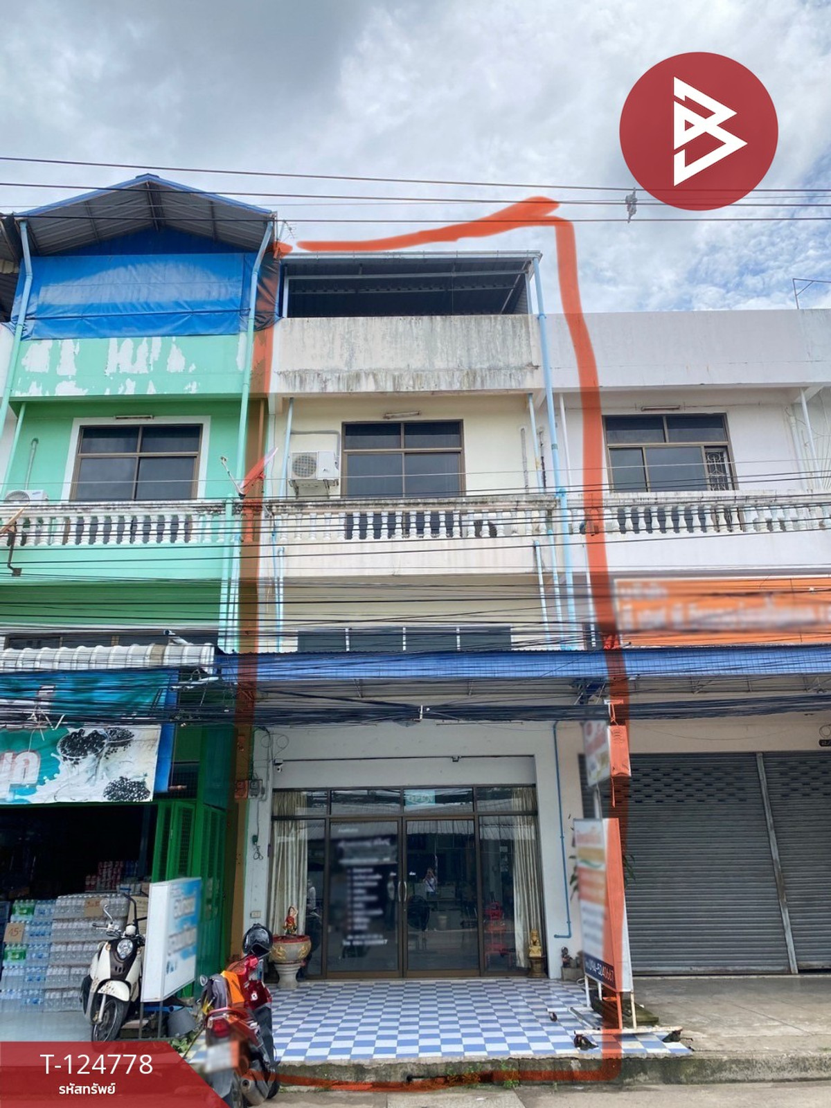 For SaleShop HouseUbon Ratchathani : 3-story commercial building for sale, area 22.4 sq m, in Muang Ubon Ratchathani.
