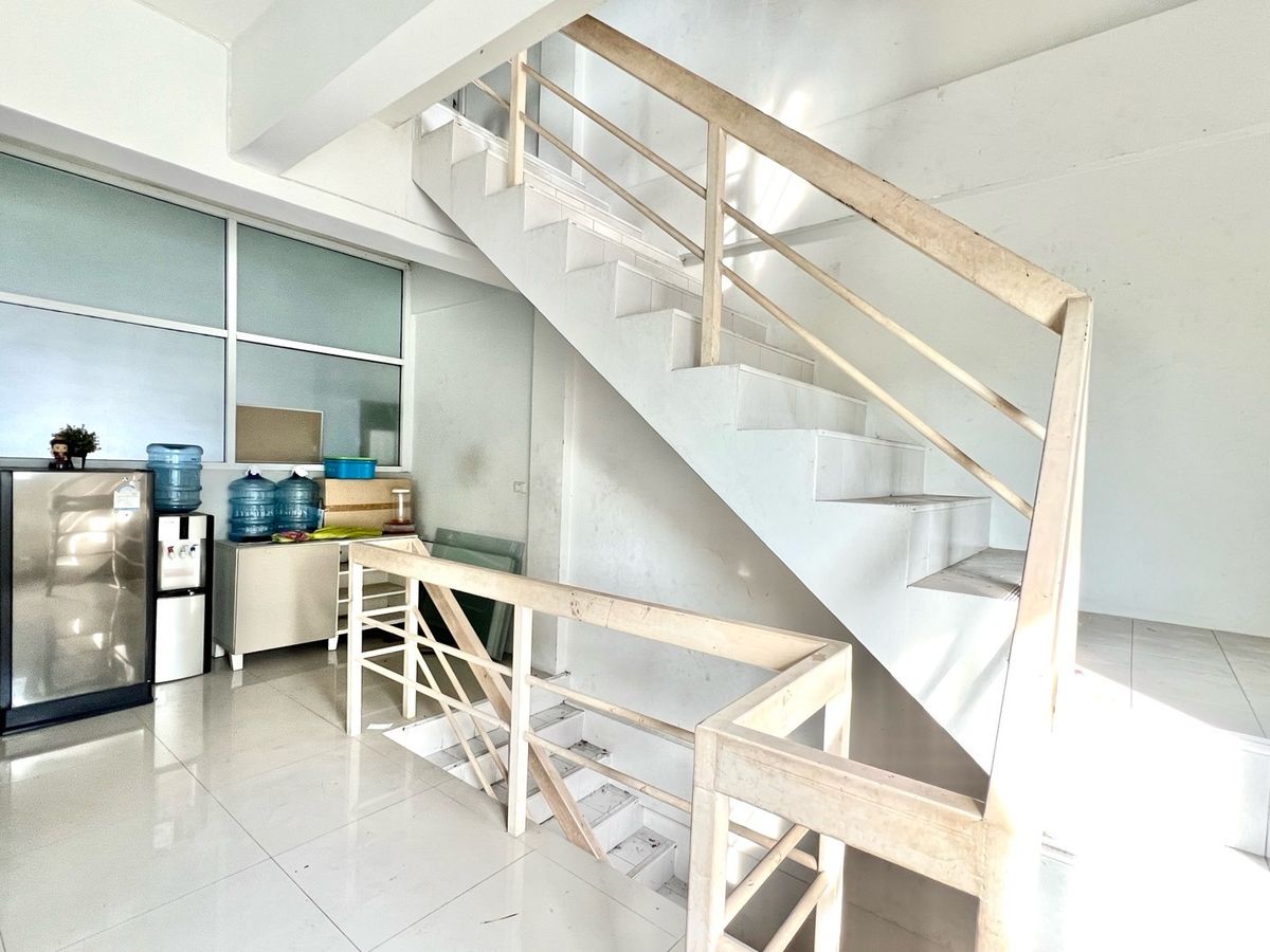 ขายอาคารพาณิชย์บางนา แบริ่ง ลาซาล : ขายถูกอาคารพาณิชย์ 2 คูหา 4 ชั้น 70 ตารางวา ใกล้ BTS แบริ่ง ทำเลดี เดินทางสะดวกหลายเส้นทาง