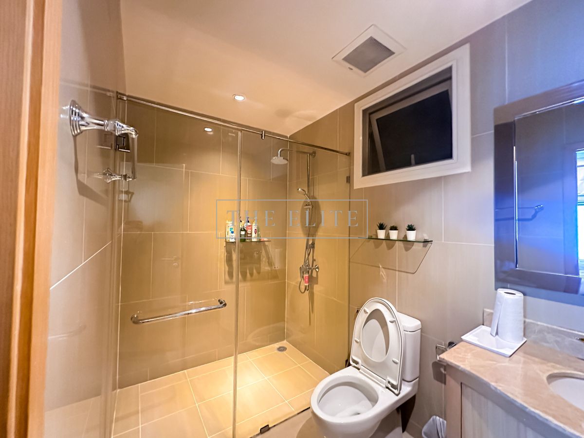 CondoSathorn, Narathiwat : ✨ Luxury Living in the Heart of Sathorn The Empire Place, beautiful room, good condition. Ready to move in immediately 💖