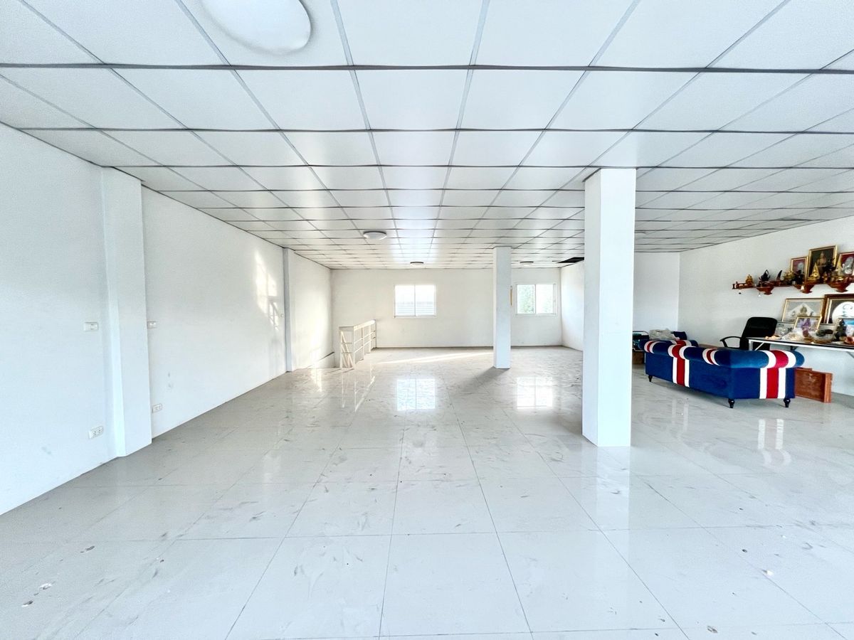 ขายอาคารพาณิชย์บางนา แบริ่ง ลาซาล : ขายถูกอาคารพาณิชย์ 2 คูหา 4 ชั้น 70 ตารางวา ใกล้ BTS แบริ่ง ทำเลดี เดินทางสะดวกหลายเส้นทาง