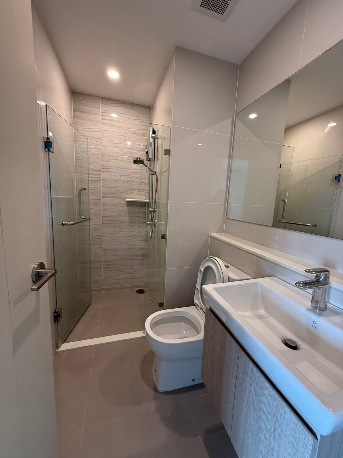 ให้เช่าคอนโดคลองเตย กล้วยน้ำไท : ให้เช่า 🔥 Life Rama 4 - Asoke 🔥 2 ห้องนอน 2 ห้องนอน เฟอร์นิเจอร์ และ เครื่องใช้ไฟฟ้าครบ ใกล้ MRT ศูนย์สิริกิติ์