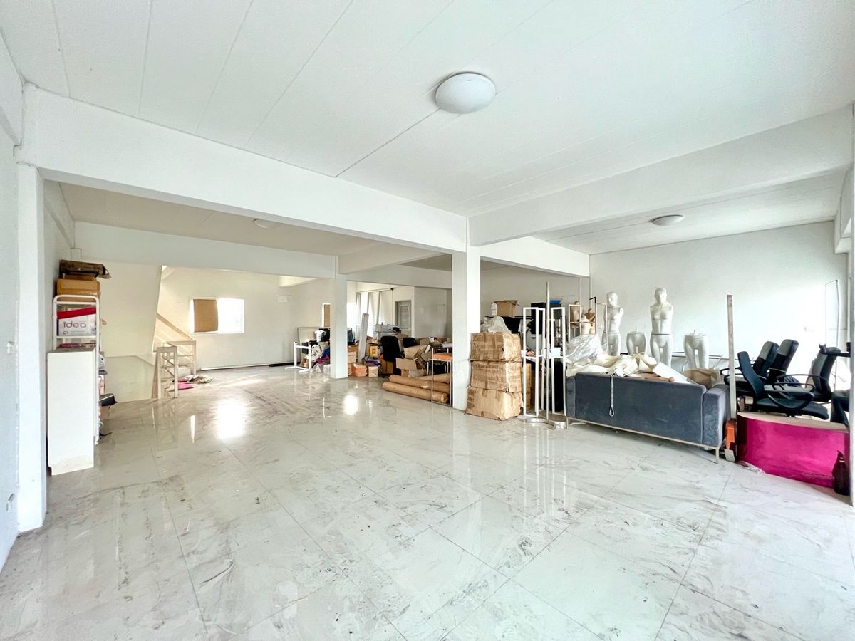 ขายอาคารพาณิชย์บางนา แบริ่ง ลาซาล : ขายถูกอาคารพาณิชย์ 2 คูหา 4 ชั้น 70 ตารางวา ใกล้ BTS แบริ่ง ทำเลดี เดินทางสะดวกหลายเส้นทาง