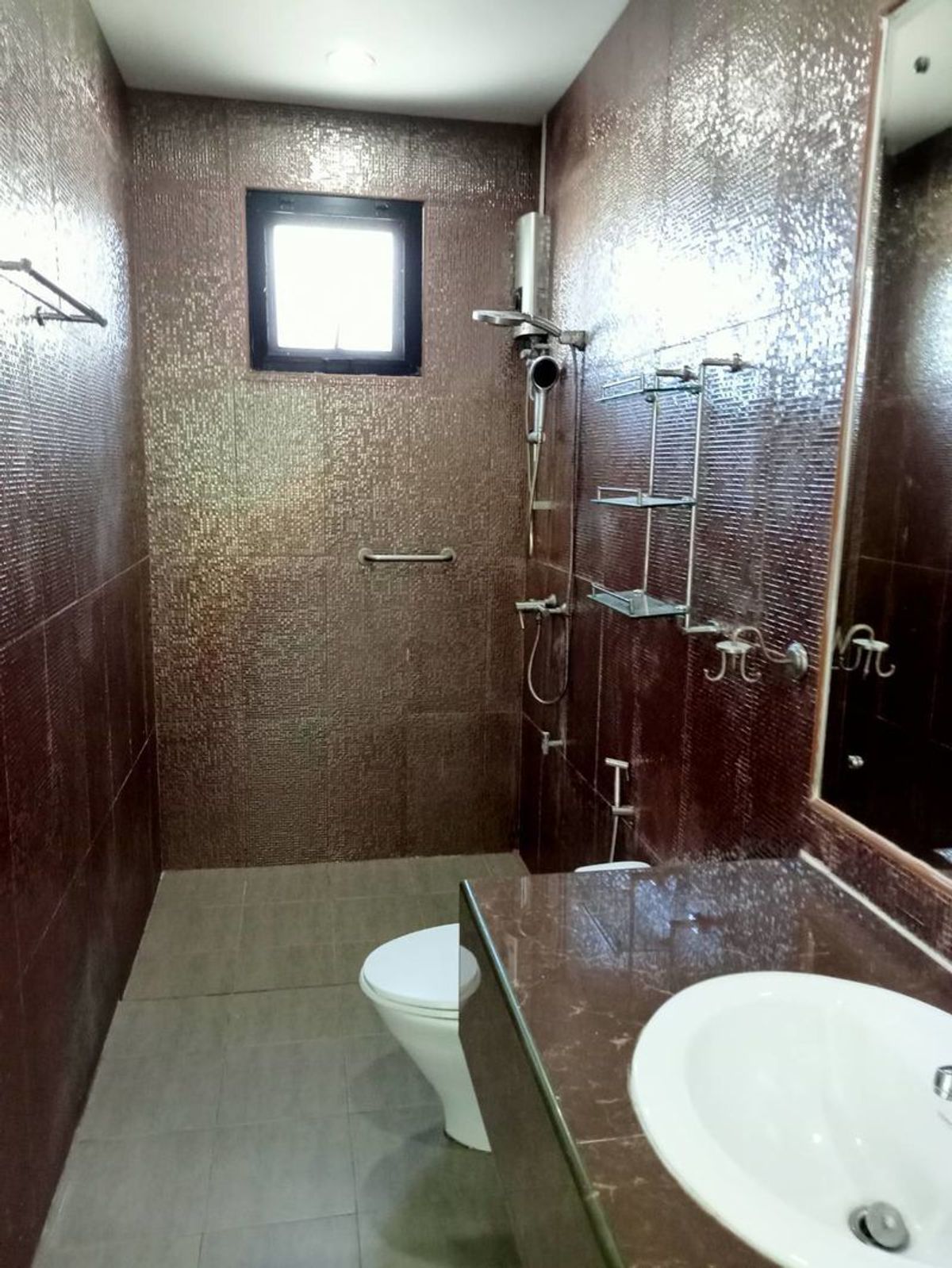 For SaleHome OfficePattanakan, Srinakarin : 🔥Home Office Krungthep Kreetha 25 Cheap price, corner plot, next to the road, 4 lanes, opposite Wellington International School.