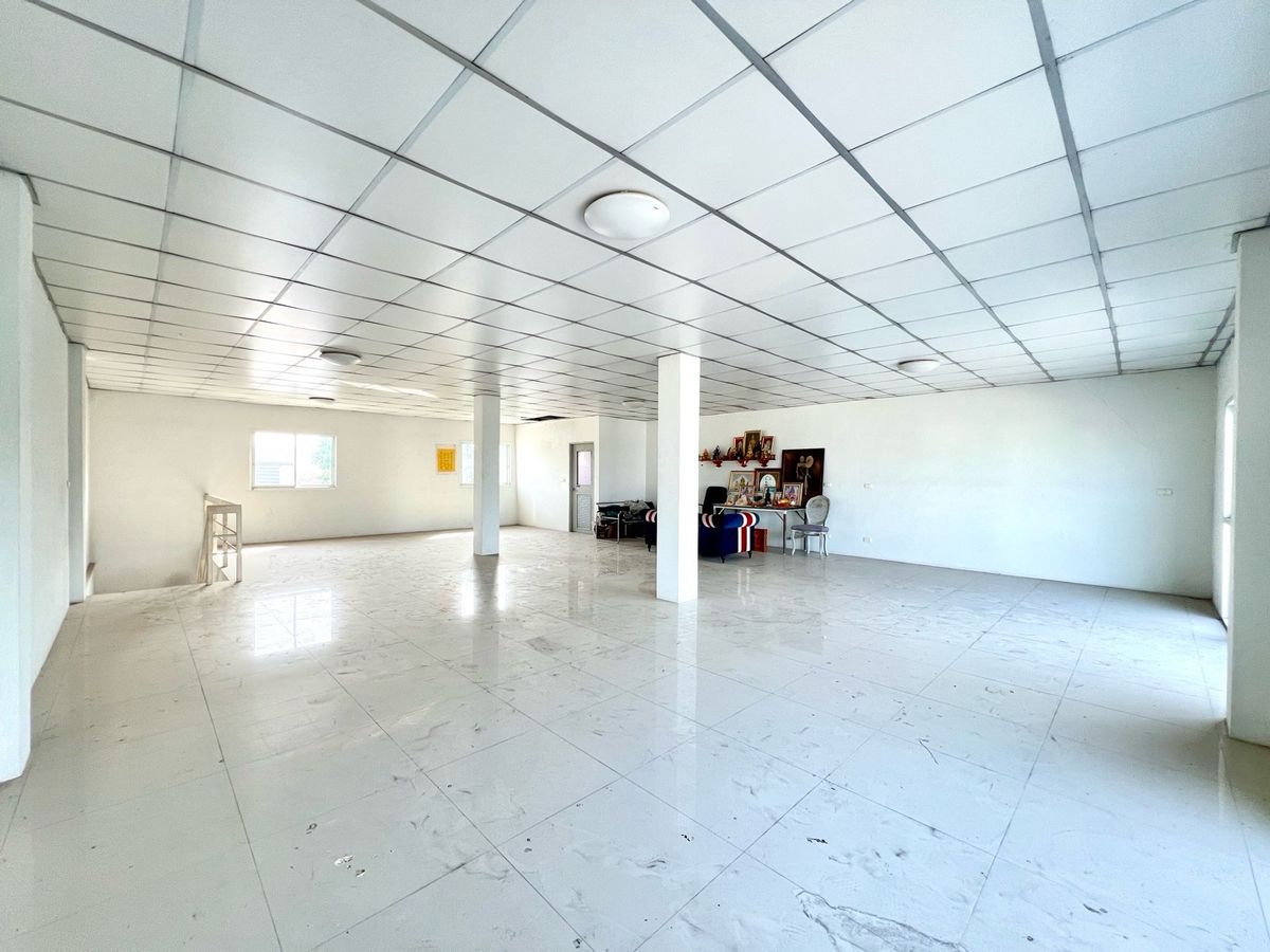 ขายอาคารพาณิชย์บางนา แบริ่ง ลาซาล : ขายถูกอาคารพาณิชย์ 2 คูหา 4 ชั้น 70 ตารางวา ใกล้ BTS แบริ่ง ทำเลดี เดินทางสะดวกหลายเส้นทาง