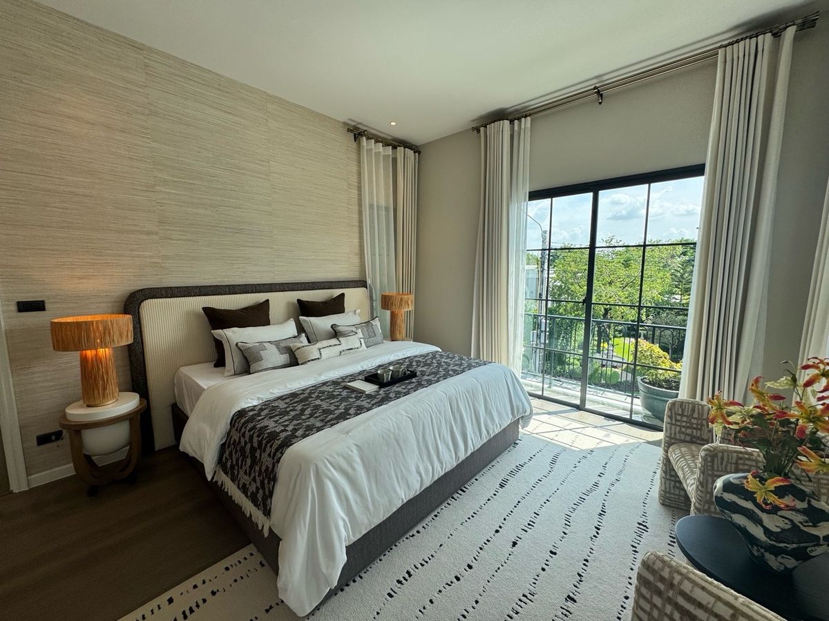 ขายบ้านบางนา แบริ่ง ลาซาล : ขายด่วน ราคาพิเศษสุด บ้านหรู เศรษฐสิริ บางนา กม.10  ราคา 29.9 ล้านบาท ติดต่อ 0869017364