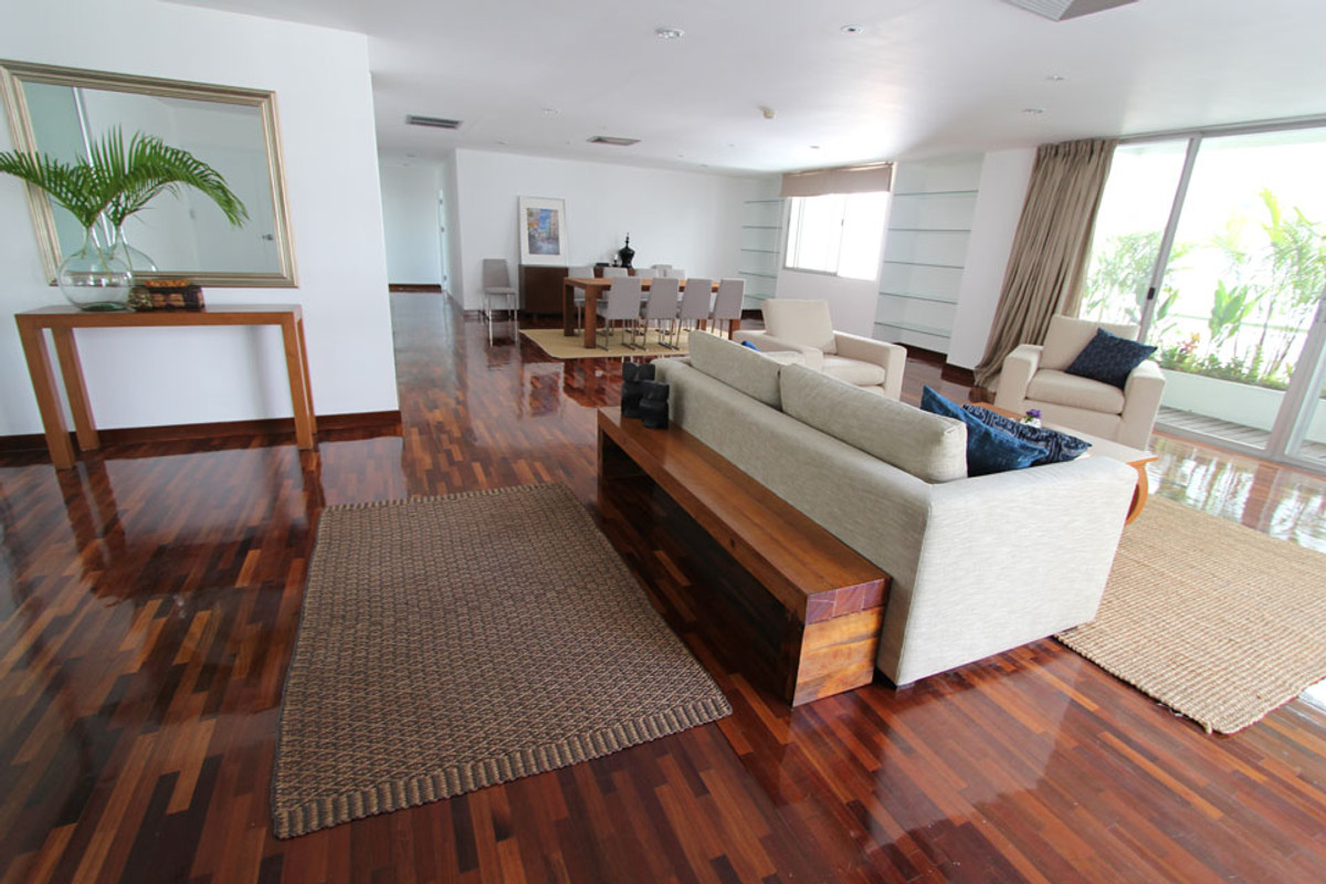 ให้เช่าสีลม ศาลาแดง บางรัก : Pet-friendly Apartment : Saint Louisfor Rent 3 Bed 3 Baht , Size : 270 sqm, 75000 THB per month
