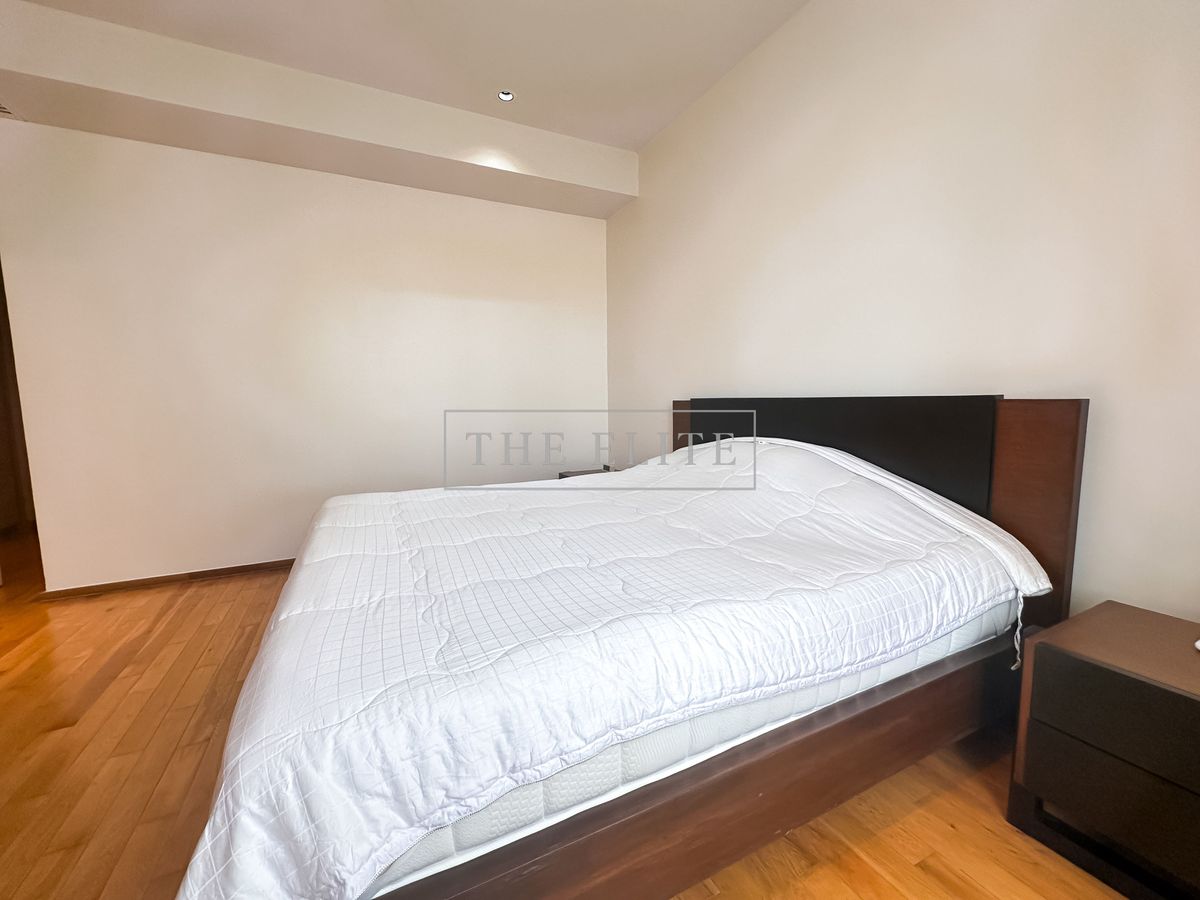 CondoSathorn, Narathiwat : ✨ Luxury Living in the Heart of Sathorn The Empire Place, beautiful room, good condition. Ready to move in immediately 💖