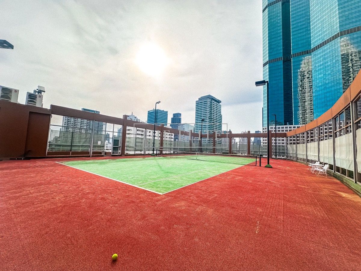 For SaleCondoSathorn, Narathiwat : ✨ Big room, fully decorated, all in one place, The Empire Place Sathorn, very good location. City view in the heart of the CBD, ready to occupy 💯