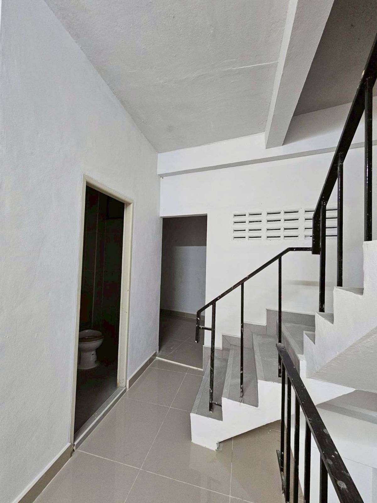 อาคารพาณิชย์พระราม 3 สาธุประดิษฐ์ : ขาย/ให้เช่าอาคารพาณิชย์ 5 ชั้น สาทร รีโนเวทใหม่ ทำเลดีใกล้แหล่งธุรกิจ (N.1907)